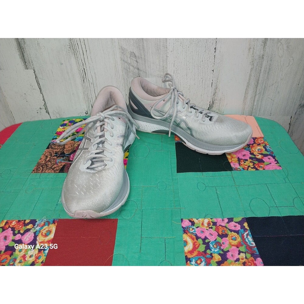 WOMEN'S ASICS GEL KAYANO 27 Us size 9.5 glacier/pink
